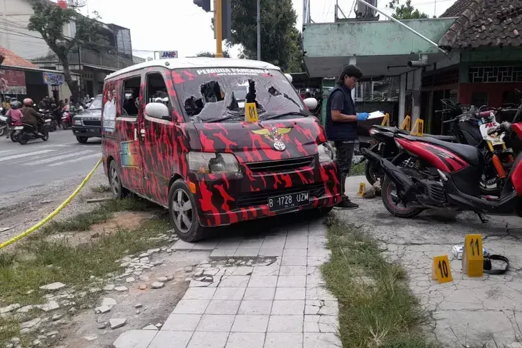 Bentrok berdarah antara organisasi masyarakat PP dan GRIB di Blora