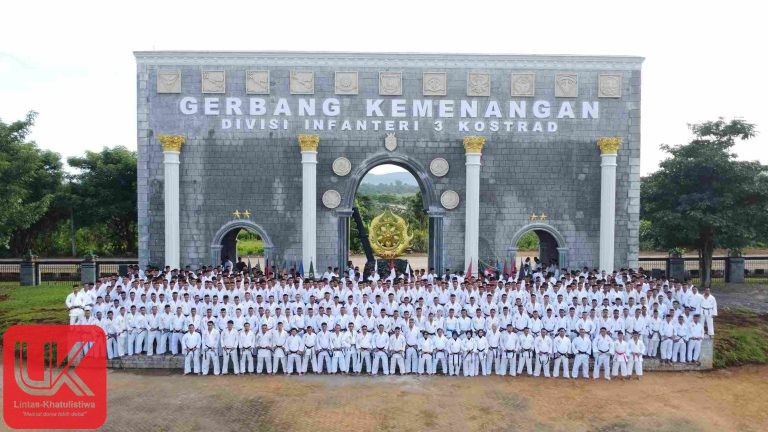 Pangdivif 3 Kostrad Pimpin Turnamen INKAI Gashuku Kostrad di Makassar