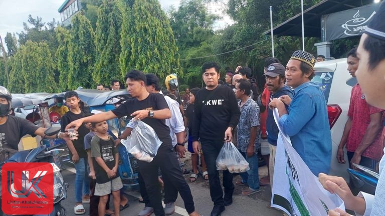 Intelkam Polres Pangkep dan HMI Berbagi Takjil