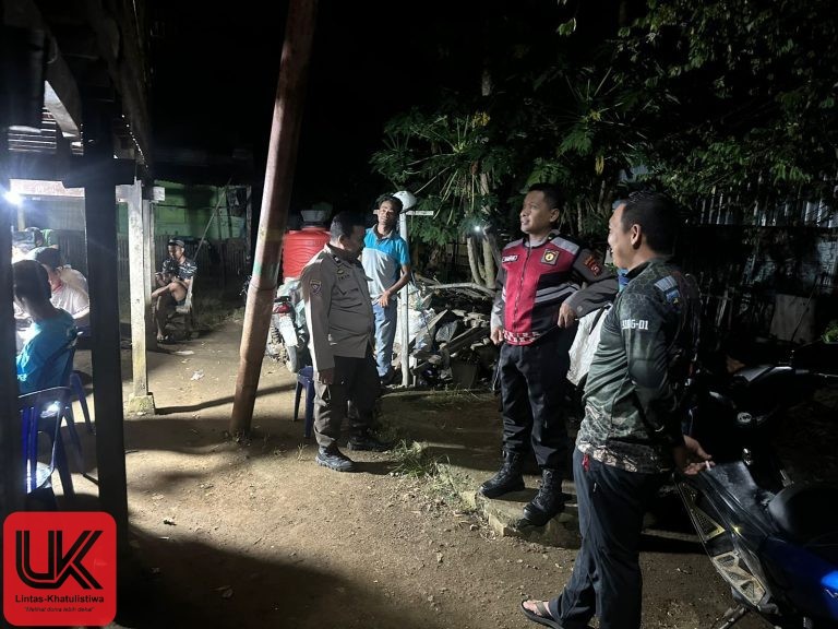 Personel Polsek Ma’rang Kunjungi Keluarga Berduka di Pitue,