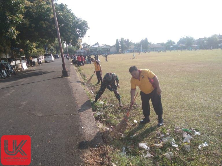 Dalam Rangka HUT RI ke-80 Personel Polsek Ma’rang Laksanakan Kerja Bhakti Gabungan Bersama Koramil, dan Pemerintah Kecamatan Ma’rang