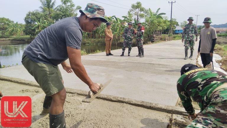 Dandim 1421/Pangkep Selaku Dansatgas Secara Rutin Tinjau Langsung Progres Sasaran Pengecoran Jalan.