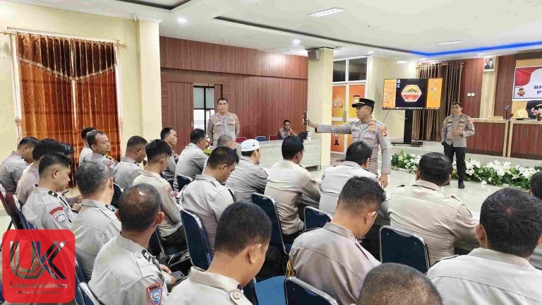 Kasi Humas Polres Pangkep Soaialisasikan Agen Kebumasan Kapada Babinkamtibmas