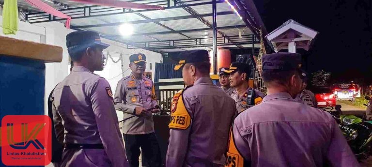 Kapolres Pangkep Tinjau Langsung Kesiapan Personil Polsek Labakkang Amankan Gereja Malam Natal