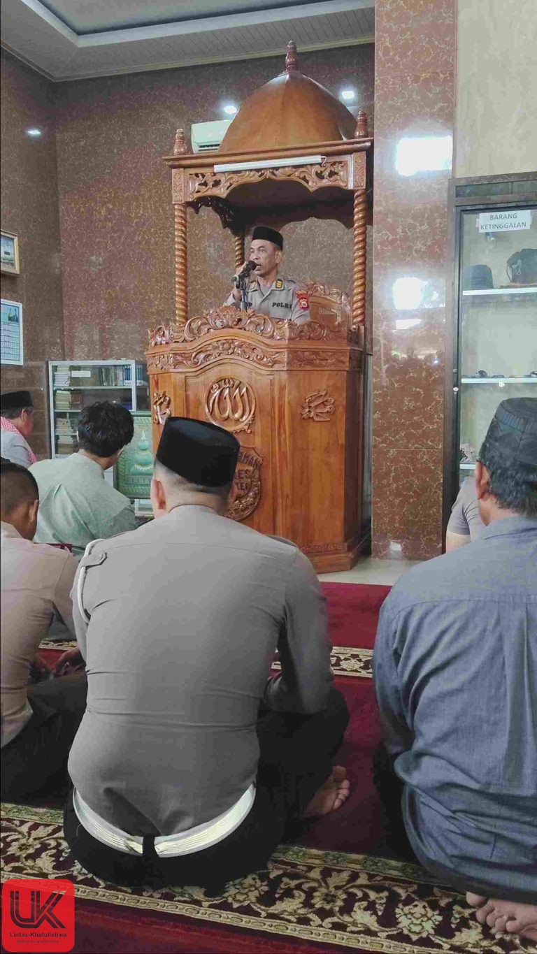 Kabag SDM Polres Pangkep Jadi Khatib Jumat, Sampaikan Pesan Kamtibmas Lewat Dakwah Humanis
