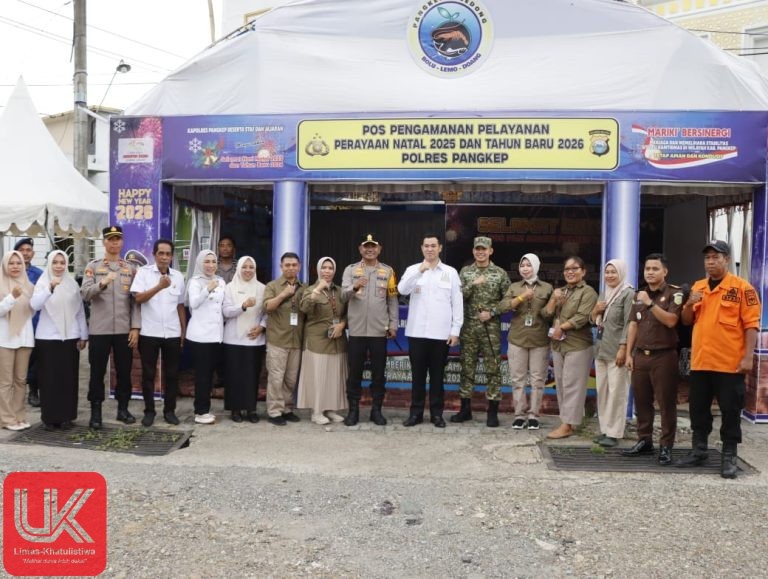 Usai memimpin apel, Bupati Pangkep melakukan kunjungan ke sejumlah pos pengamanan, di Bamburuncing dan Segeri.