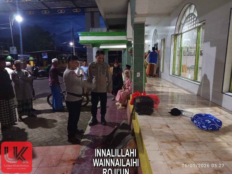Gerak Cepat Polsek Ma’rang datangi TKP Pria Tanpa identitas yang di temukan warga meninggal di Teras Masjid.