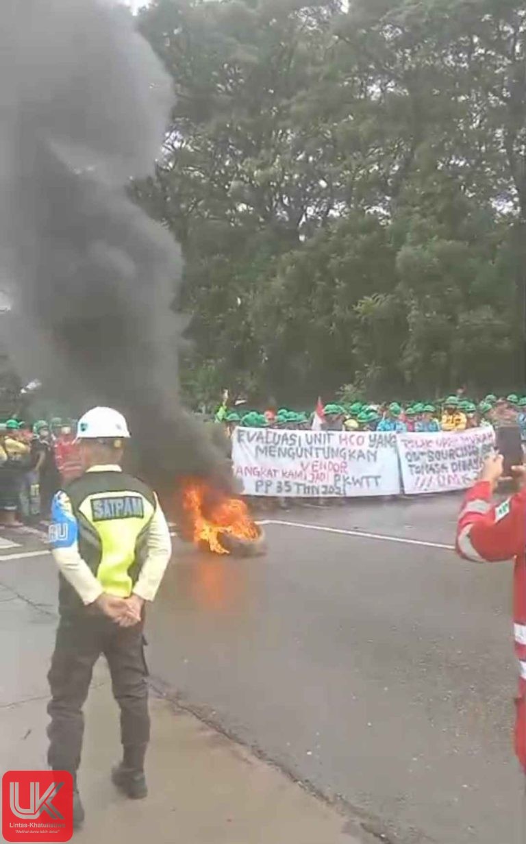 850 Pekerja Outsourcing Semen Tonasa Gelar Aksi Damai di Pangkep.