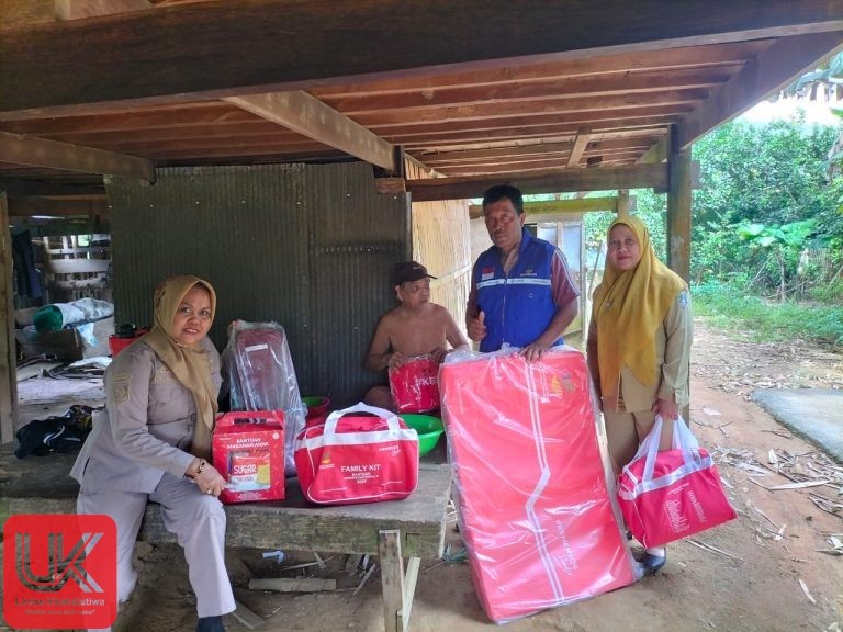 Kelurahan Ma’rang dan Tagana Pangkep Salurkan Bantuan untuk Korban Angin Puting Beliung di Gellengnge