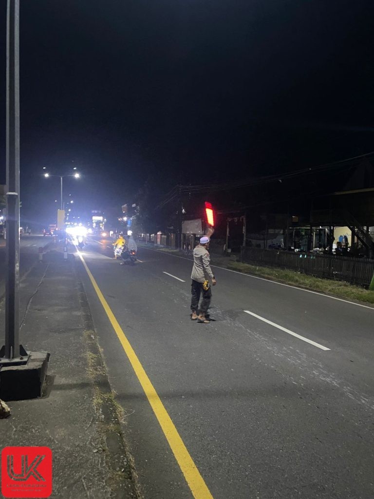 Malam Ke-10 Ramadan, SPKT I Polsek Ma’rang Amankan Sholat Isya dan Tarawih di Masjid Besar Taqwa Bonto-Bonto
