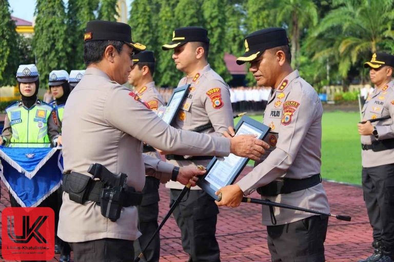 10 Kapolres menerima Penghargaan dari Kapolda Sulsel atas Capaian Operasi Ketupat 2026, Termasuk Kapolres Pangkep