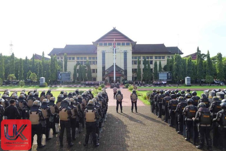 Kapolda Sulsel Pimpin Apel Siaga Kamtibmas dalam Rangka Antisipasi May Day dan Agenda Strategis Lainnya