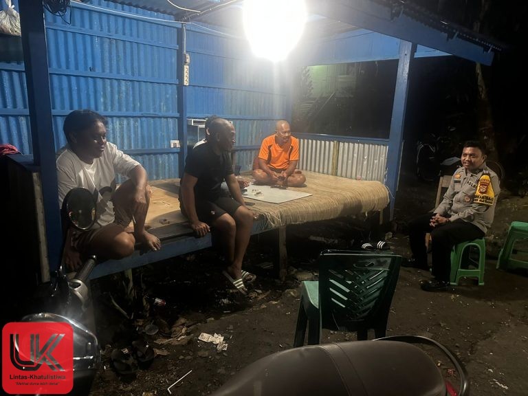 Bhabinkamtibmas Polsek Ma’rang Intensifkan Sambang Malam, Ajak Warga Jaga Kamtibmas Tetap Kondusif
