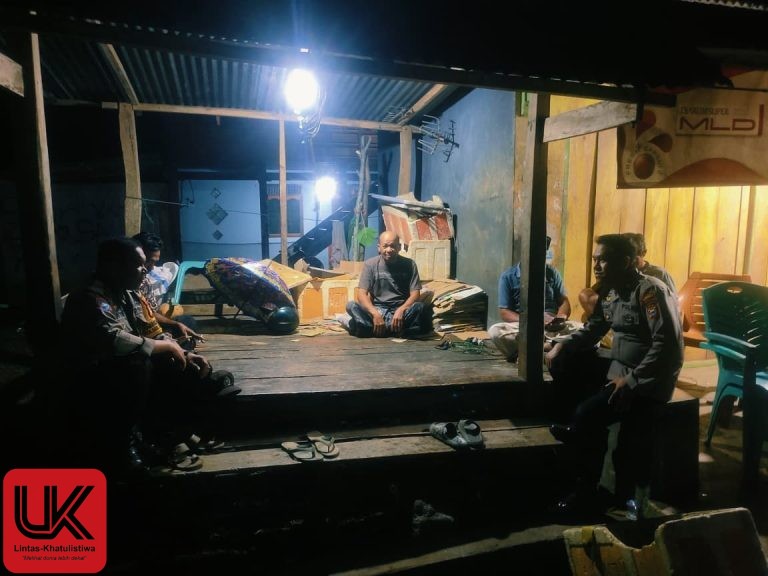 Bhabinkamtibmas Polsek Ma’rang Amankan Pesta Pernikahan Warga, Pastikan Situasi Tetap Kondusif