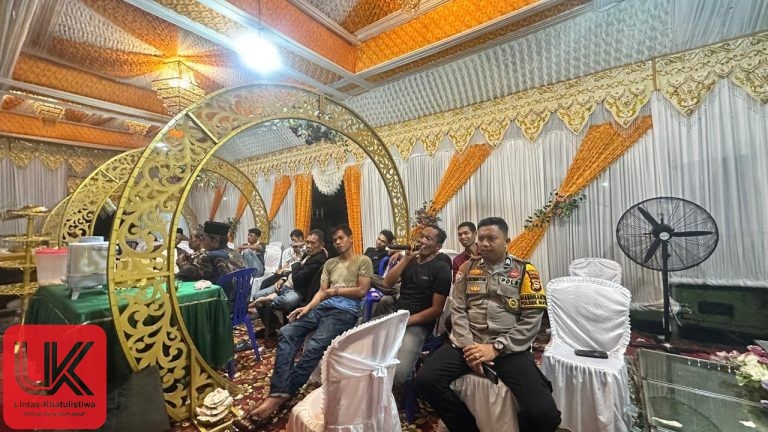 Bhabinkamtibmas Polsek Ma’rang Sambang di Resepsi Pernikahan Warga Binaan