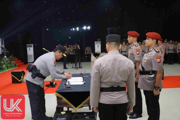 Kapolda Sulsel Pimpin Pelantikan Wakapolda dan Dirreskrimum serta Sertijab Dirreskrimsus, Tekankan Dukungan dan Soliditas Jajaran