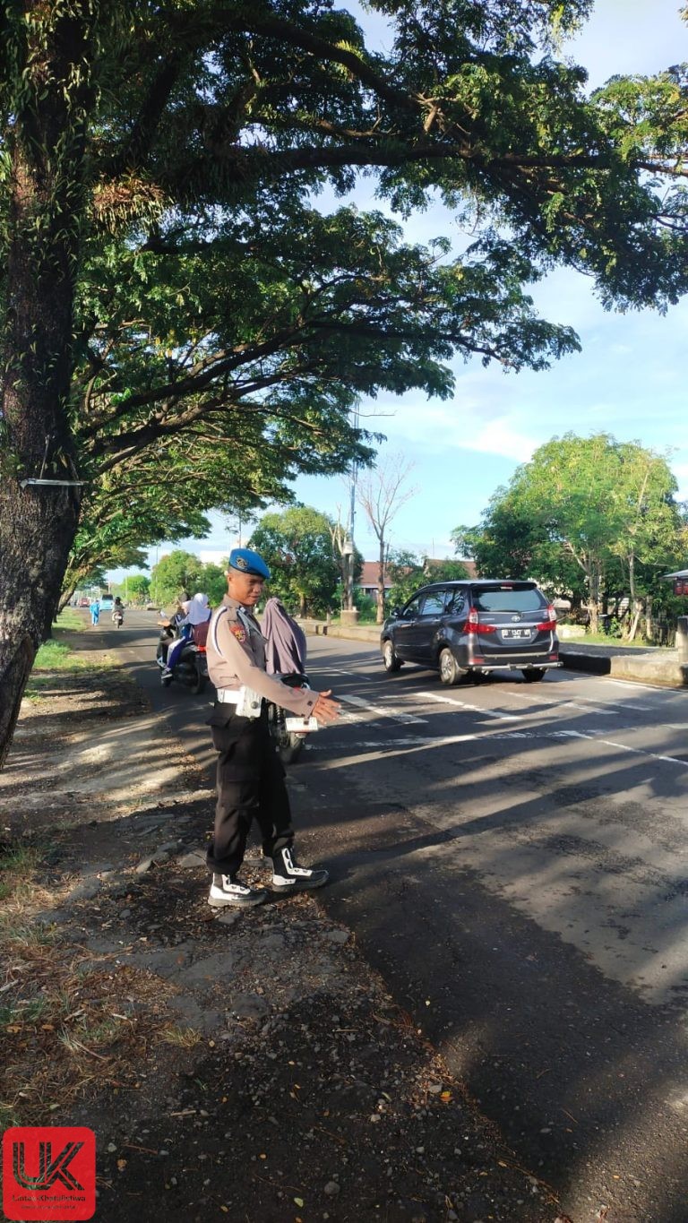 Polsek Ma’rang Turunkan Personel Commander Wish Demi Kelancaran Aktivitas Warga