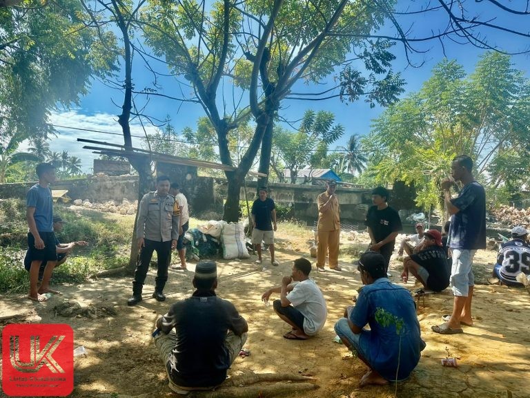 Sambang Dialogis di Bawasalo, Bhabinkamtibmas Polsek Ma’rang Perkuat Silaturahmi dan Jaga Kamtibmas Tetap Kondusif