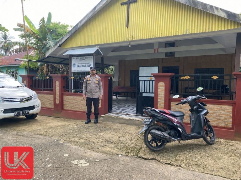 Polsek Ma’rang Laksanakan Pengamanan Ibadah Mingguan Jemaat GKSS Klasis Mapatuwo Padanglampe, Berjalan Aman dan Kondusif
