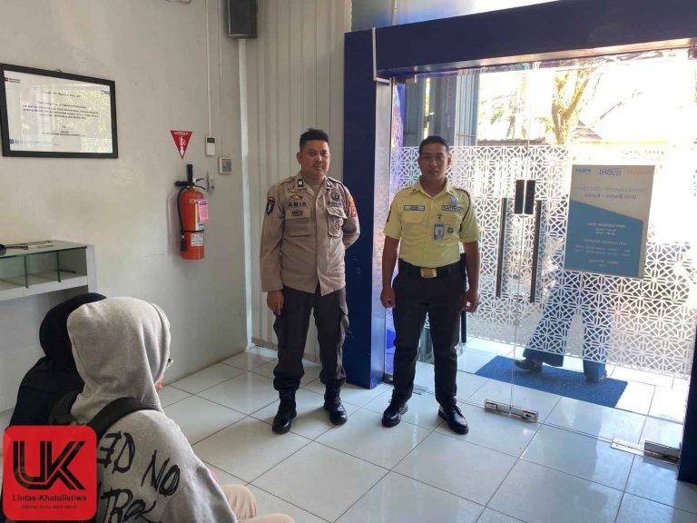 Patroli Siang Polsek Ma’rang Sambangi Bank BRI Bonto-Bonto, Imbau Nasabah dan Security Tingkatkan Kewaspadaan