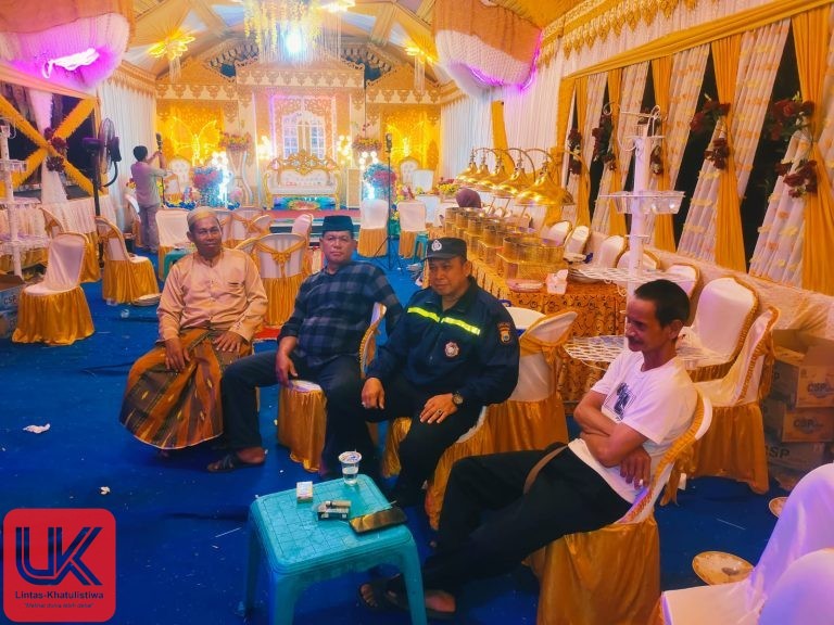 Bhabinkamtibmas Desa Padang Lampe Amankan Hajatan Pernikahan Warga Binaannya