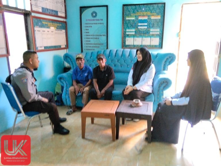 Jaga Kondusivitas Wilayah, Bhabinkamtibmas Polsek Mandalle Sambangi Kantor Desa Manggalung