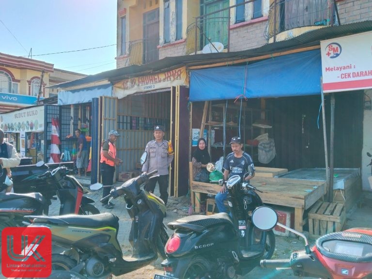 Patroli Sambang Dialogis di Pasar Tradisional Bonto-Bonto, Bhabinkamtibmas Polsek Ma’rang Perkuat Sinergi dengan Masyarakat