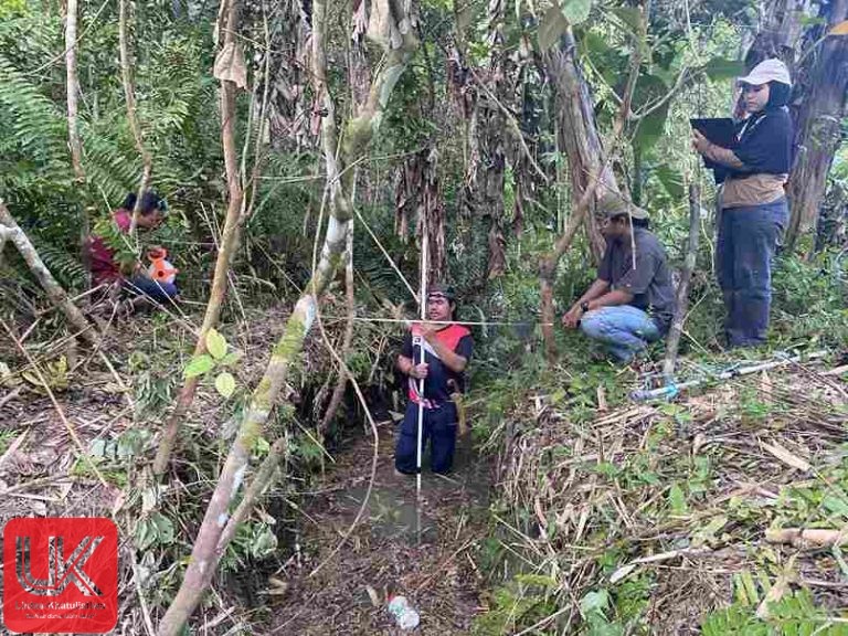 Tingkatkan Kompetensi Lapangan, Mahasiswa Kehutanan Unhas Lakukan Pengukuran Bangunan KTA di Mamuju dan Majene