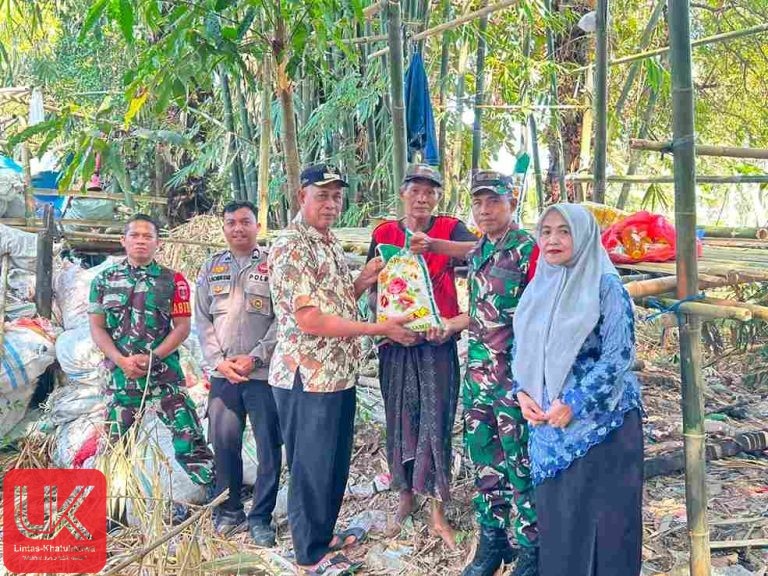 3 Pilar Desa Tamangapa Salurkan Bantuan Sembako kepada Warga dengan Gangguan Jiwa