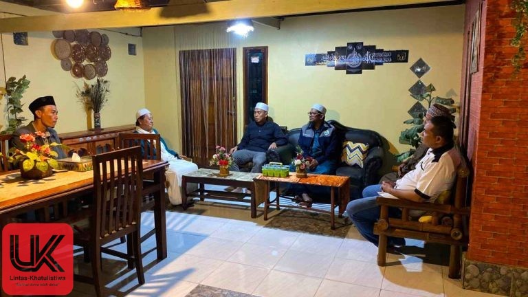 Kapolres Pangkep Silaturahmi ke Kediaman Ketua MUI