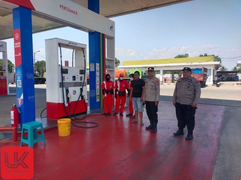 Kapolsek Ma’rang Pimpin Personel Patroli di SPBU 7490606 Ma’rang, Antisipasi Kemacetan Arus Lalu Lintas