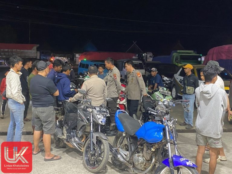 Humanis di Tengah Antrean, Polsek Ma’rang Ciptakan Suasana Sejuk di SPBU Laikang