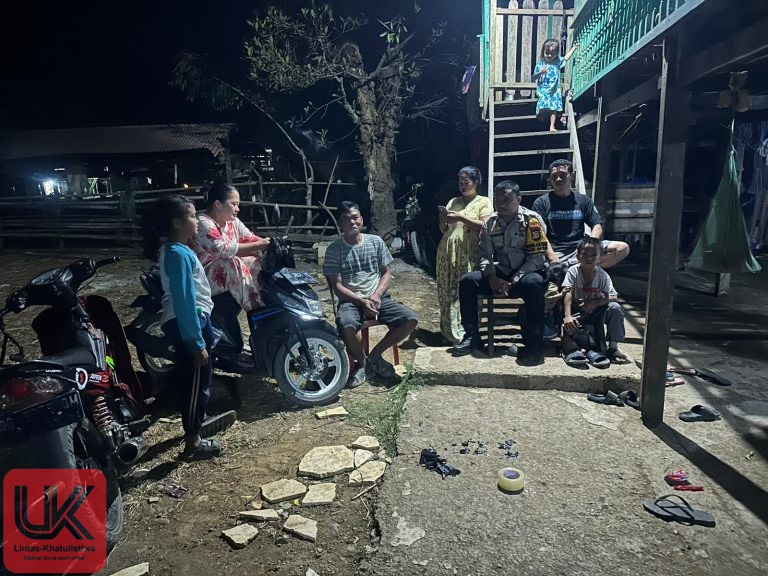 Bhabinkamtibmas Ma’rang Tak Kenal Lelah Sambang Warga di Malam Hari Demi Keamanan