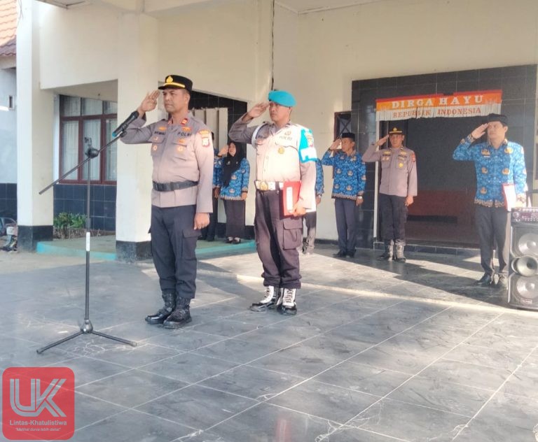 Momentum Hari Kesadaran Nasional, Kapolsek Segeri Pimpin Upacara di Kantor Kecamatan