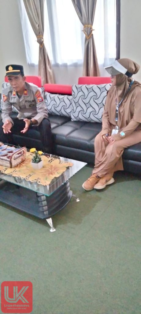 Pererat Sinergitas, Kapolsek Liukang Kalmas Silaturahmi dengan Kepala Puskesmas Kalmas