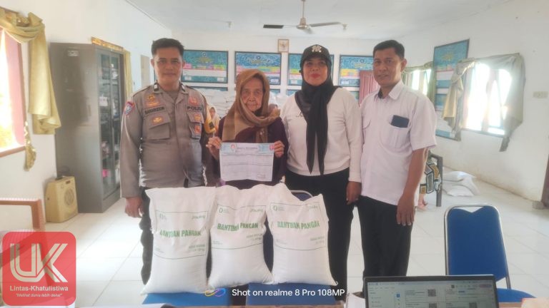 Pastikan Tepat Sasaran, Bhabinkamtibmas Polsek Ma’rang Kawal Penyaluran Bantuan Beras untuk 544 KK