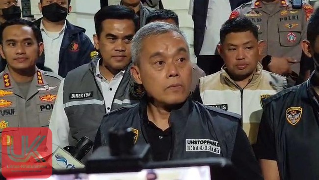Kortas Tipikor Mabes Polri Geledah Kantor dan Rumah Dinas Bupati Gowa Terkait Dugaan Pungli PBG