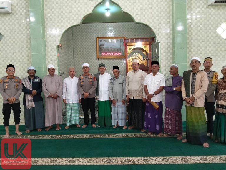 Kapolres Pangkep AKBP Aditya Pradana gelar Safari Jumat di Masjid Darul Musafir Bungoro.