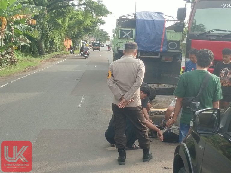 Polsek Mandalle Gelar Patroli Sore Hari Untuk Jaga Kamtibmas, Serta Menghimbau Warga Antisipasi Bahaya Kebakaran