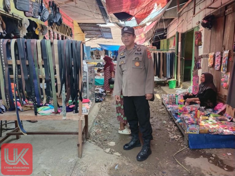 Wujud Polisi Bersama Masyarakat, Polsek Ma’rang Turun ke Pasar Bonto-Bonto, Pastikan Aktivitas Warga Aman dan Lancar